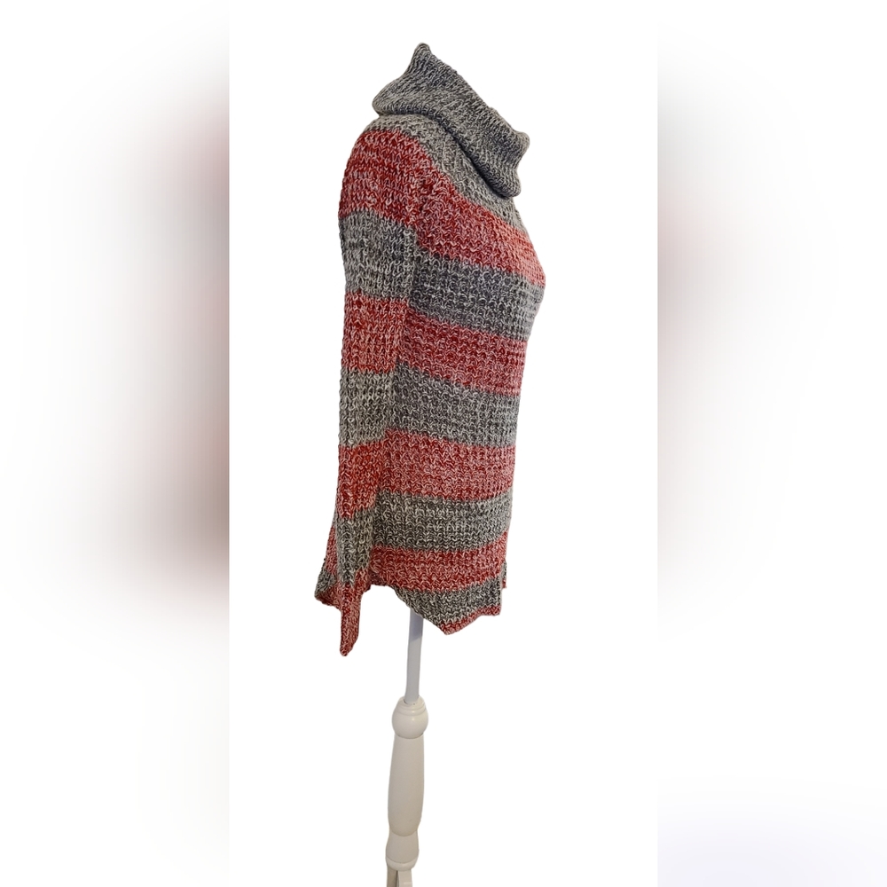 Rue21 Sweater - Picture 3 of 5